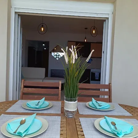 C&C Apartamente In Halkidiki * Mola Kalyva